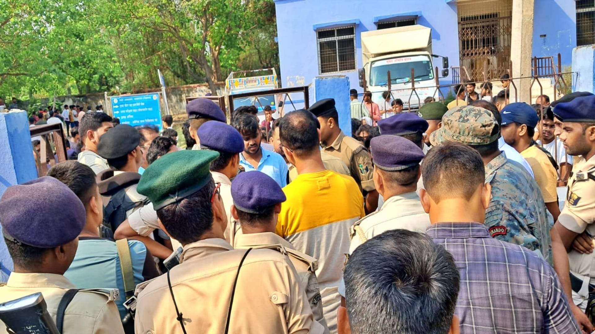Rohtas News: Youth killed by crushing with stone, body recovered from drain, mentally disturbed woman raped