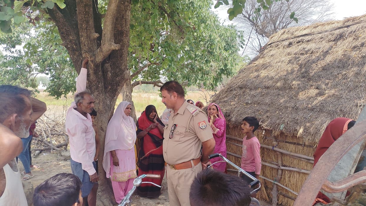 Woman jumped into the well there was chaos villagers took her out after a lot of effort