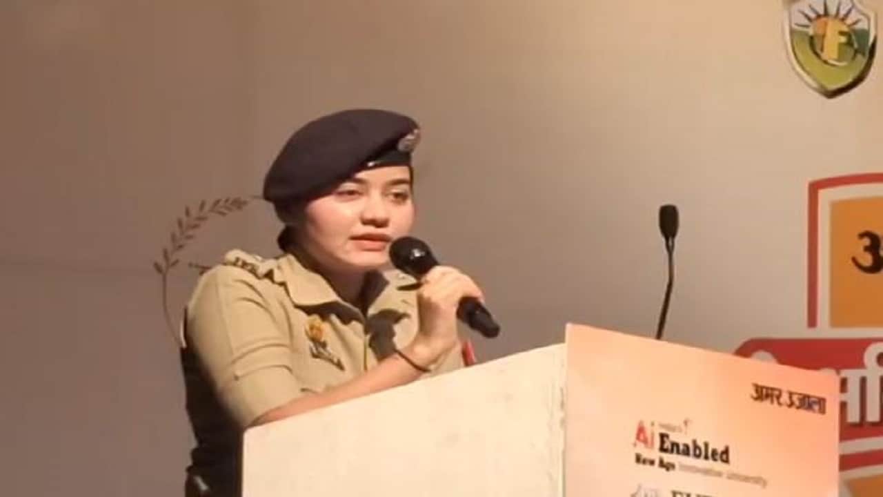 Amar Ujala Bhavishya Jyoti Samman ceremony Meritorious students were honored in Bareilly