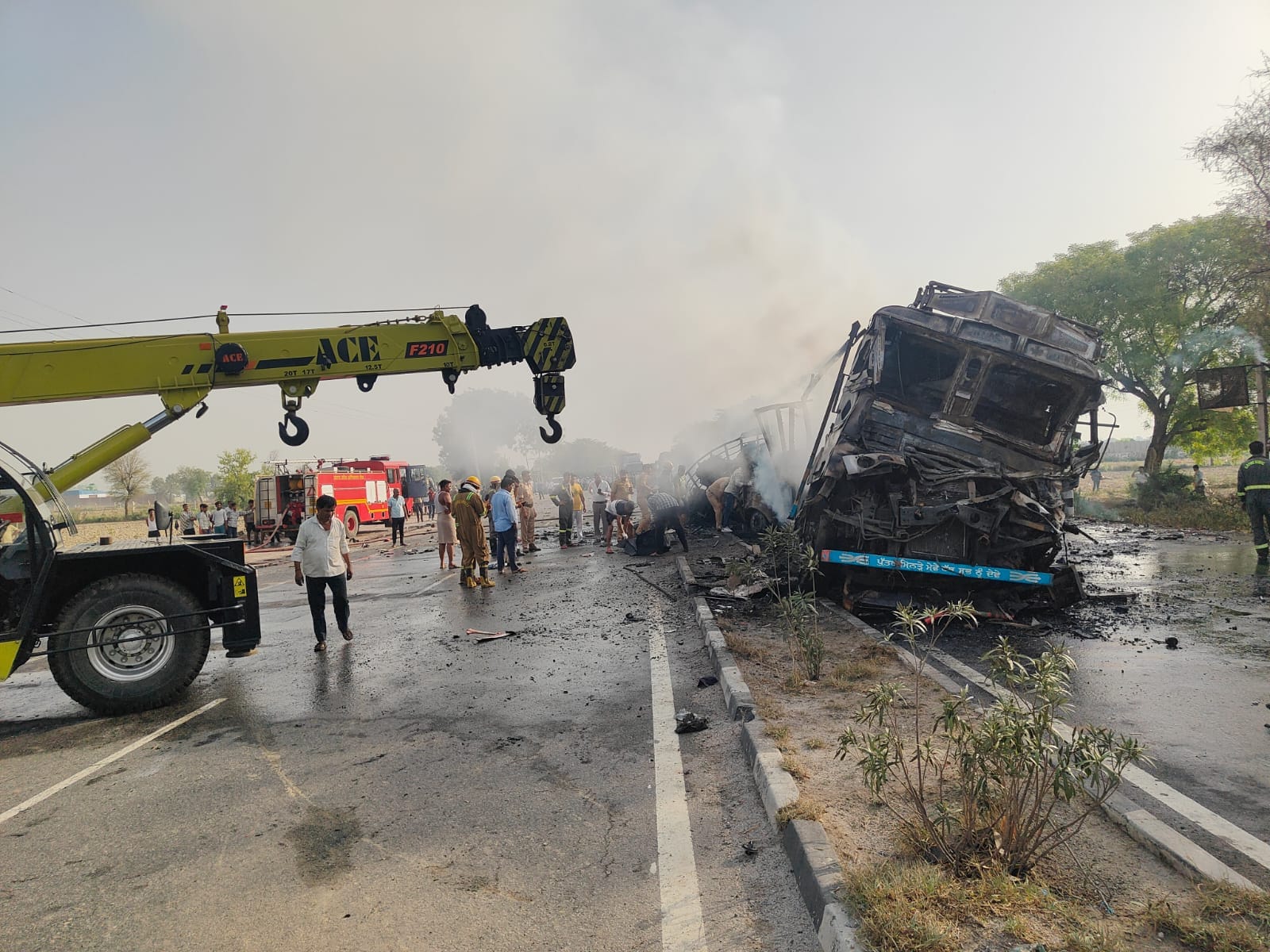 Massive fire broke out after collision between container and truck on highway CNG cylinder exploded driver bur