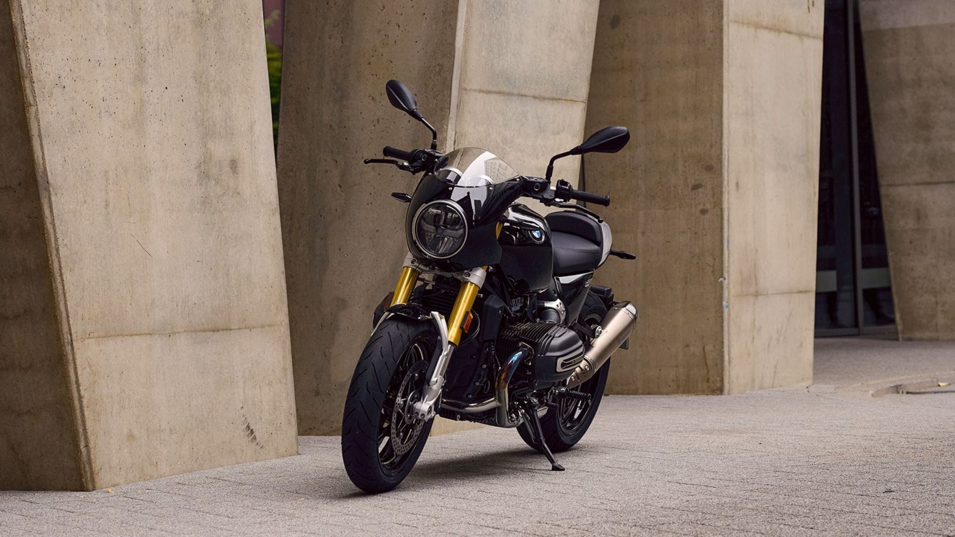 5 motorcycles of mission impossible film series that becomes unforgettable tom cruise