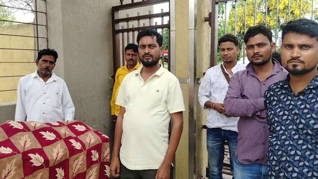 wife with lover strangled husband hanged body to hide crime