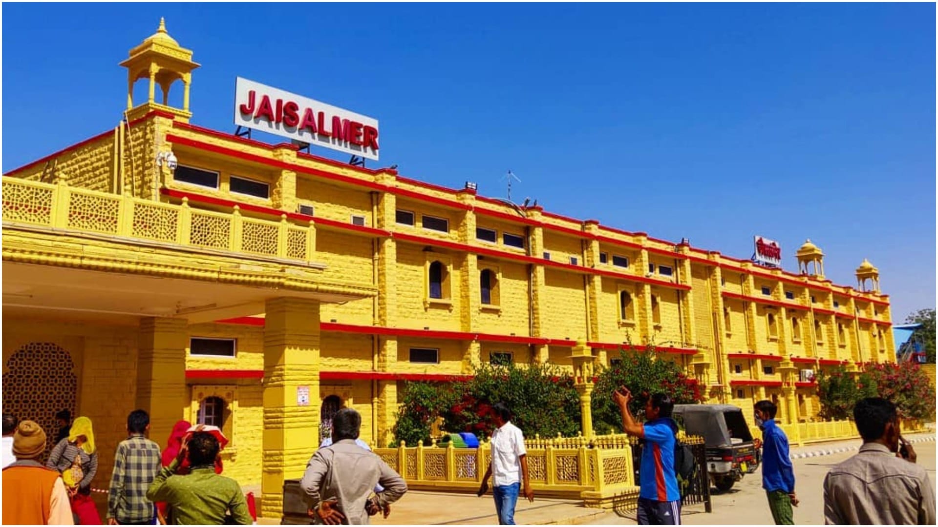 most luxurious railway station in india Look Like A Palace