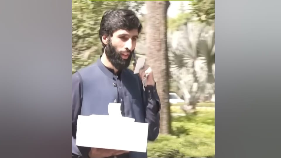 jyoti malhotra met a young man in Pakistan who had brought a cake to Pakistan Embassy After Pahalgam attack