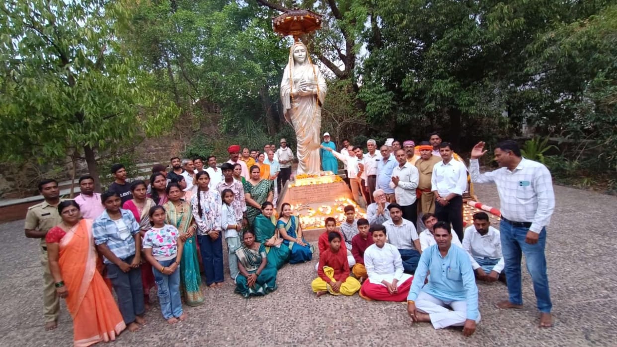 lokmata ahilya maa palanquin journey service joy reverence