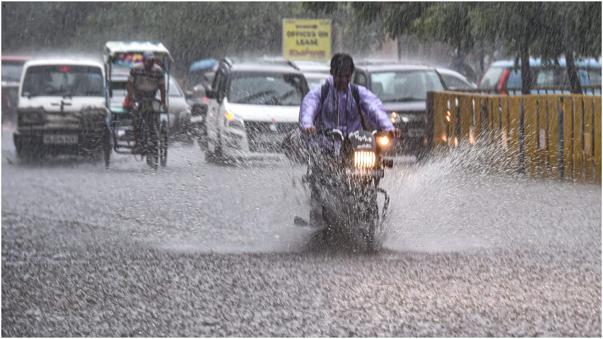 Monsoon reaches Maharashtra Weather Update Heavy Rain Alert Know all about it in hindi