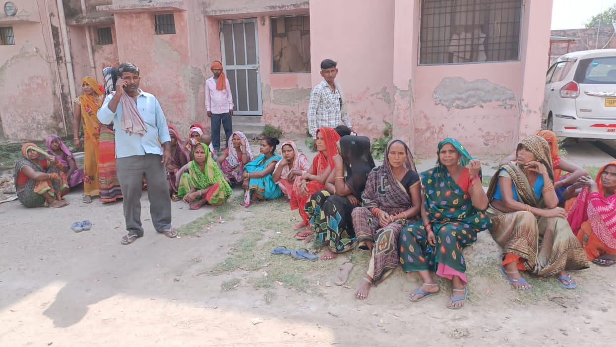 Raebareli: Bike collides with unknown vehicle, brother-in-law and sister-in-law die, woman injured