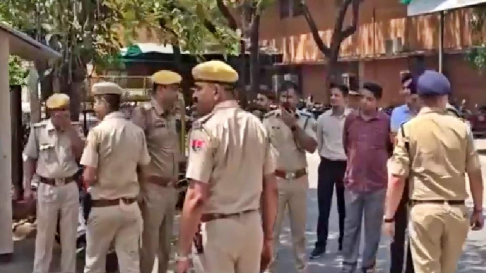 Rajasthan: Panic due to threat to blow up district collectorates high alert in Sikar Tonk Rajsamand Bhilwara