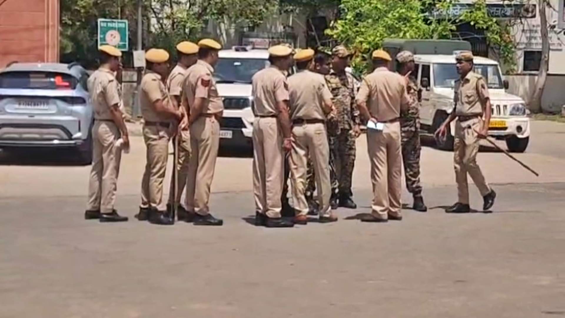 Rajasthan: Panic due to threat to blow up district collectorates high alert in Sikar Tonk Rajsamand Bhilwara