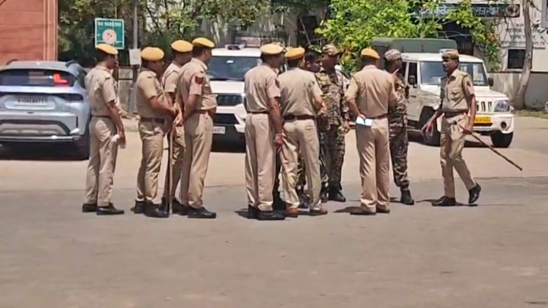 Rajasthan: Panic due to threat to blow up district collectorates high alert in Sikar Tonk Rajsamand Bhilwara