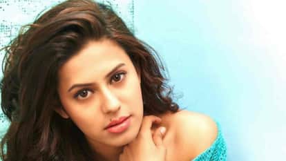 Amid DGP Ramachandra Rao Obscene Viral Video Actress Daughter Ranya Rao Gold Smuggling Case In Limelight