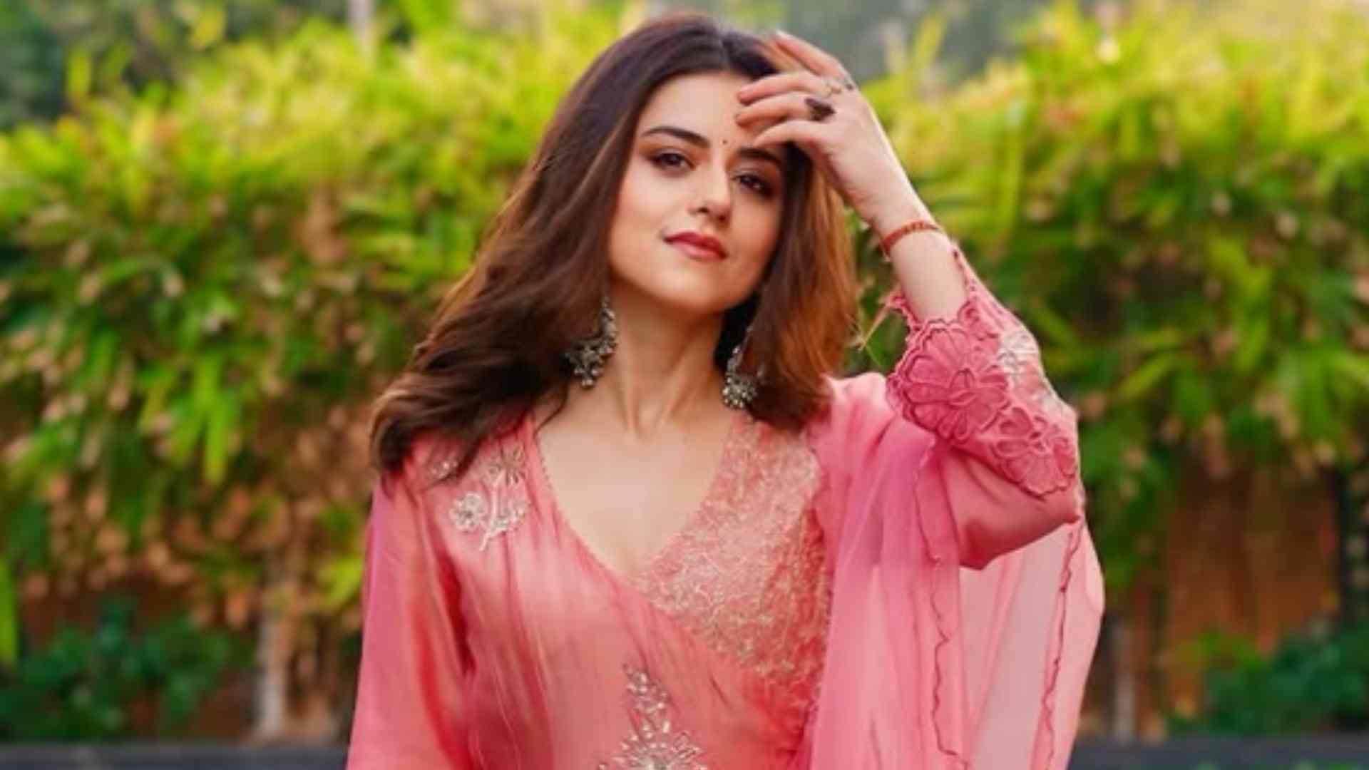 Ridhi Dogra reaction on getting trolled for working with pakistani actor fawad khan in abir gulal film