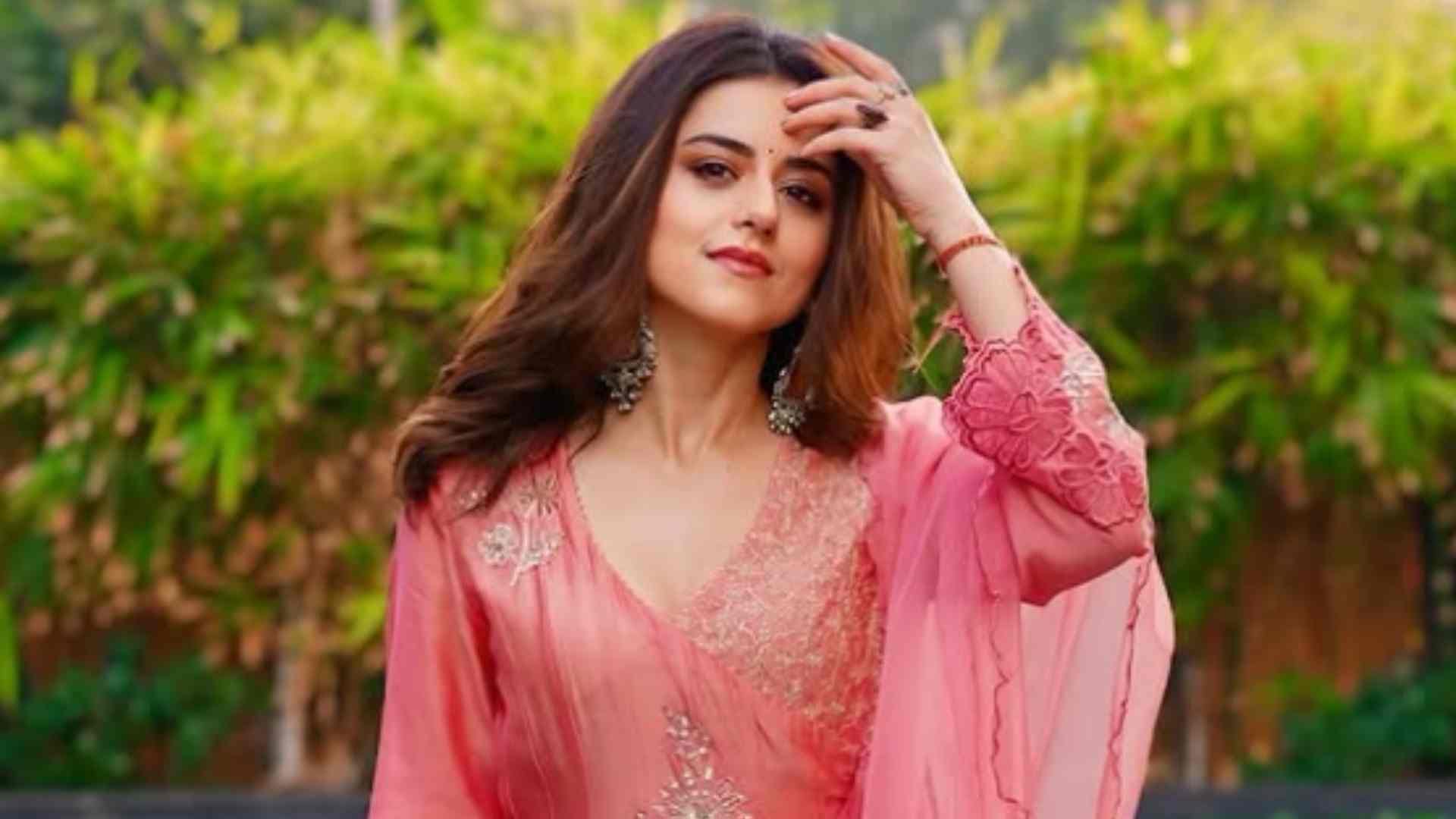 Ridhi Dogra reaction on getting trolled for working with pakistani actor fawad khan in abir gulal film