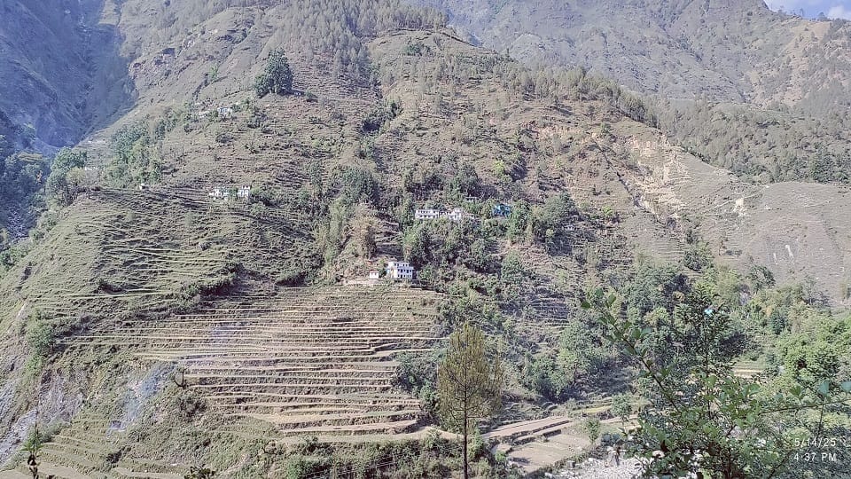 The villages of Revati Valley of Kapkot are still deprived of communication facilities