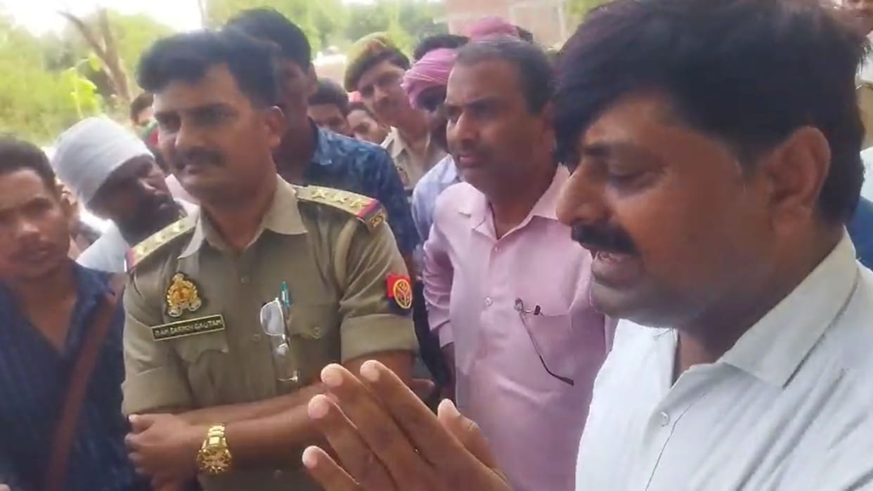 Ruckus in quota allocation meeting villagers raised slogans case of Bhavanathpatti village