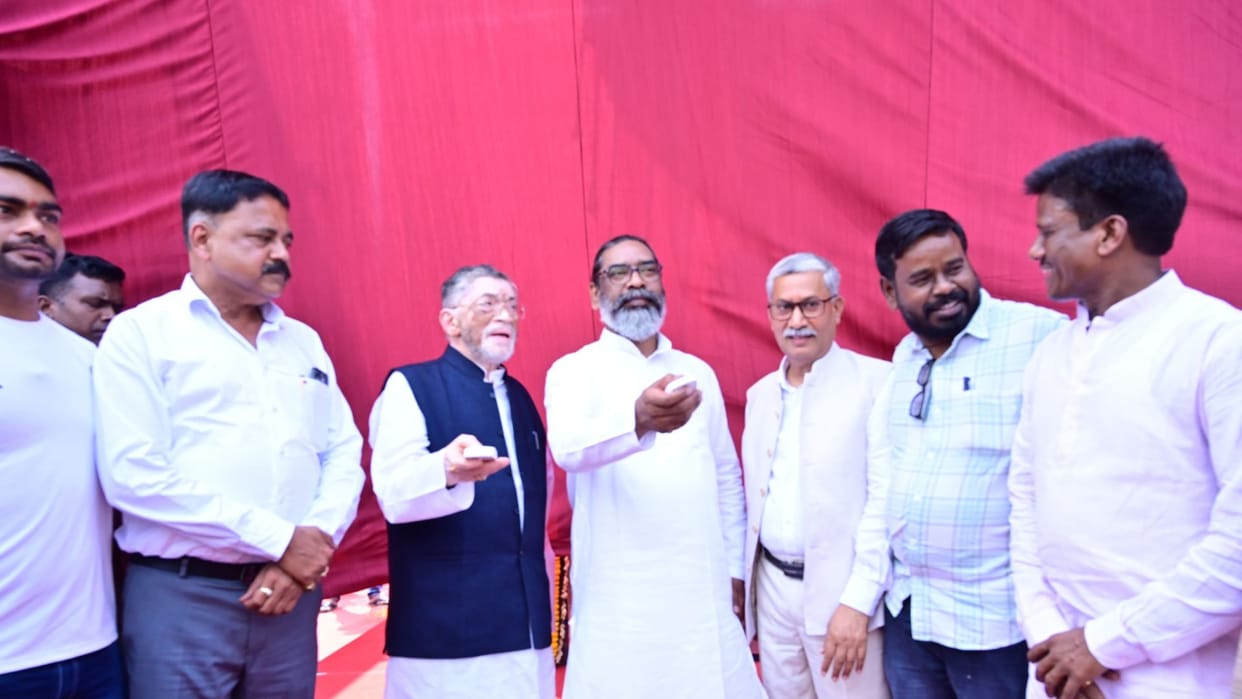 Jharkhand: Statue unveiled at Binod Bihari Mahato Koylanchal University
