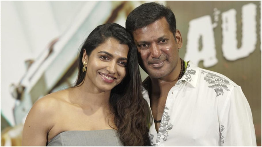 who is sai Dhanshika all set to get married with tamil actor vishal know their age difference