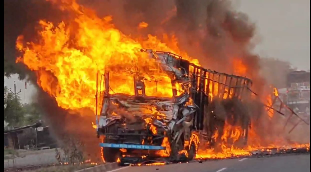 Massive fire broke out after collision between container and truck on highway CNG cylinder exploded driver bur