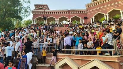 Retreat ceremony at Hussainiwala and Attari border see video