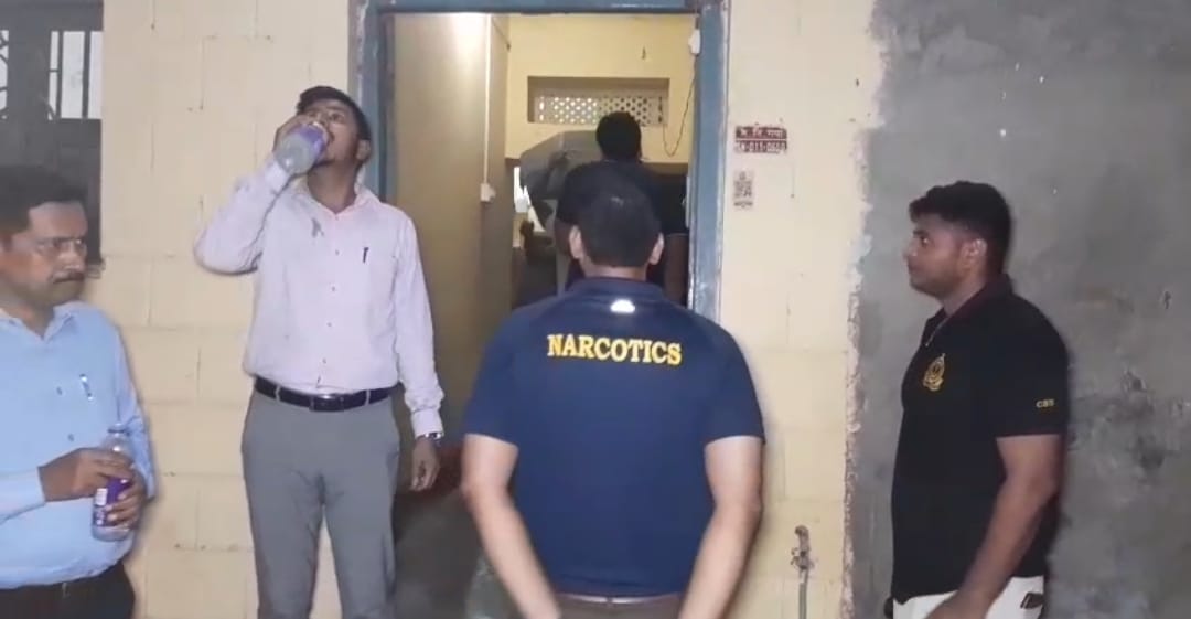 Bihar News : Central Narcotics Bureau team raid Worth crores banned drugs seized gayaji bihar police