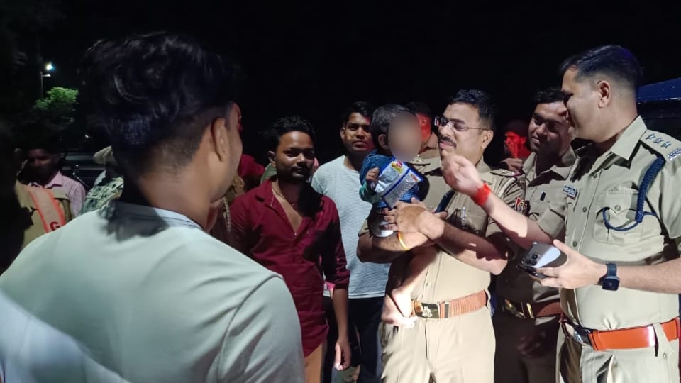 UP Jungle Drama Man Abducts 9 Month Old Baby in Gorakhpur Roams for 3 Hours Before Rescue