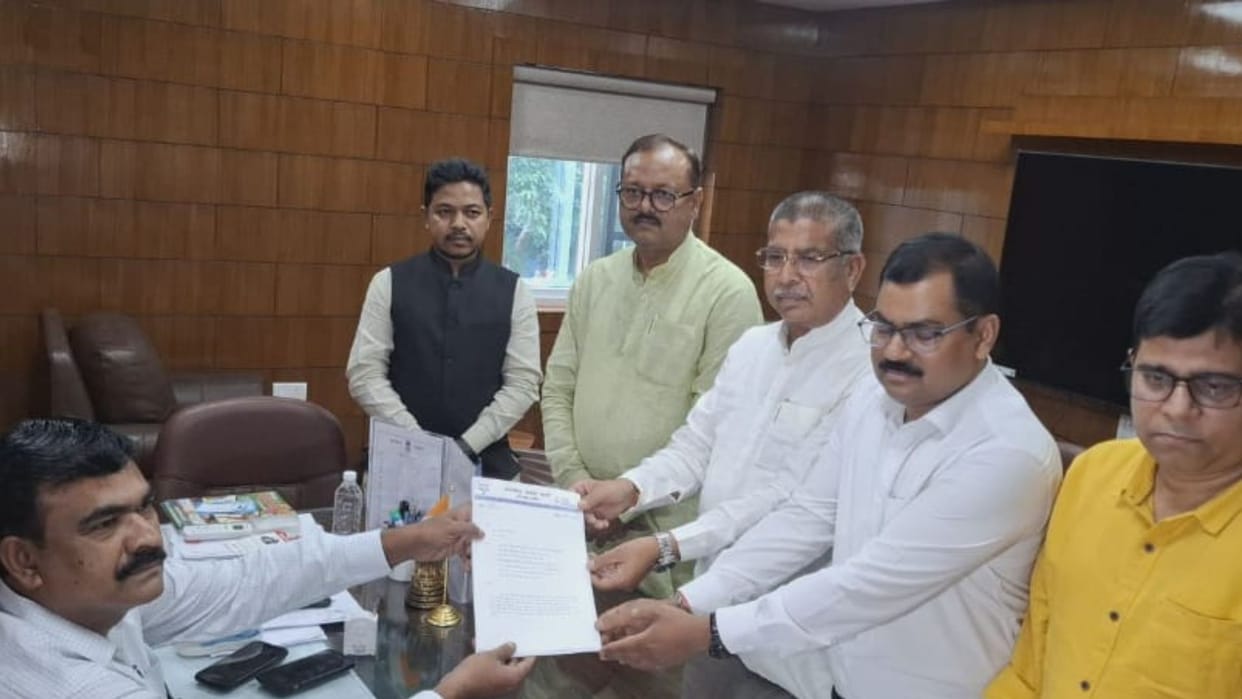 MLA Shweta Singh troubles increase, BJP delegation files complaint with Election Commission