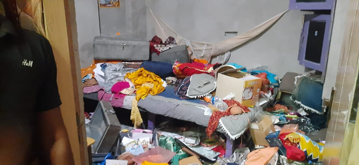 Bihar: Criminals looted property worth more than 10 lakhs by taking family members hostage
