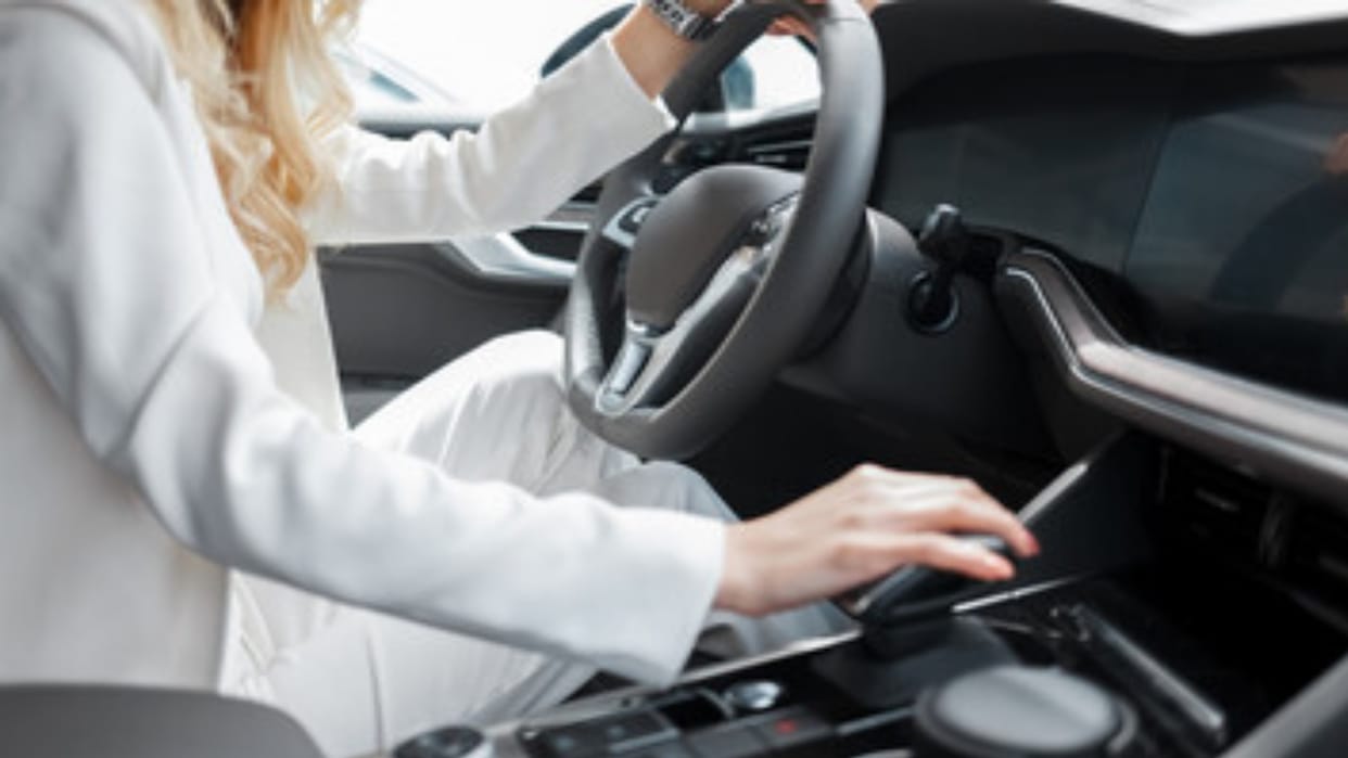 Women on the driving seat... more than 13 thousand licenses issued in three years