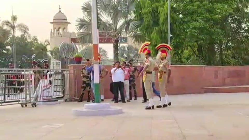BSF jawan Pak Rangers during retreat ceremony at Hussainiwala border