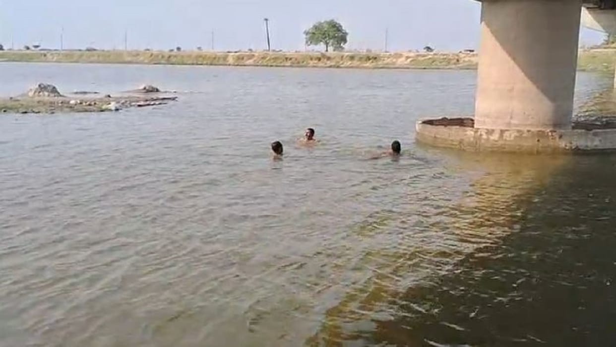 Two teenagers died by drowning in Devha river in shahjahanpur