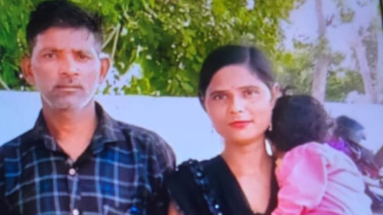 auto driver and his two sons died in road accident in shahjahanpur