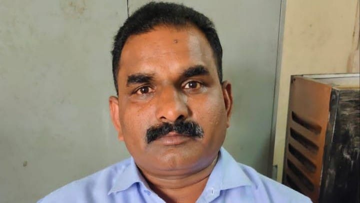 Indore News: Municipal Officer Caught Taking ₹7000 Bribe for Reappointment
