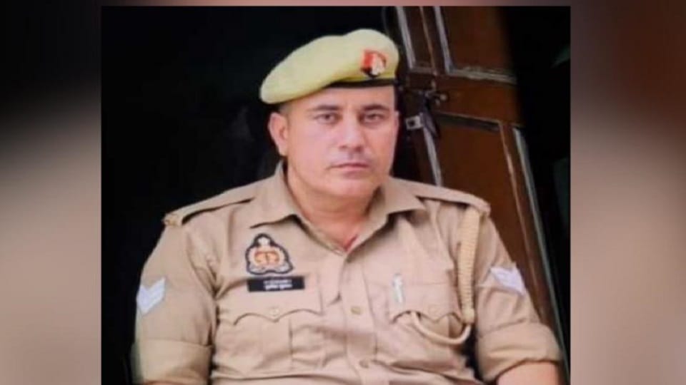 Death of a soldier: Seeing the dead body, the daughters said - Papa, get up, the wife fainted