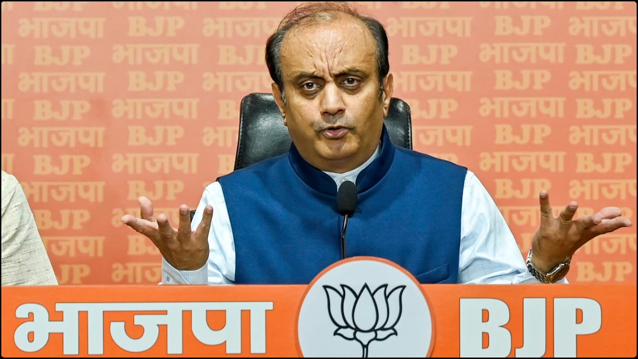 Kanwar Yatra 2025 controversy bjp sudhanshu trivedi attack samajwadi st hasan congress digvijay singh