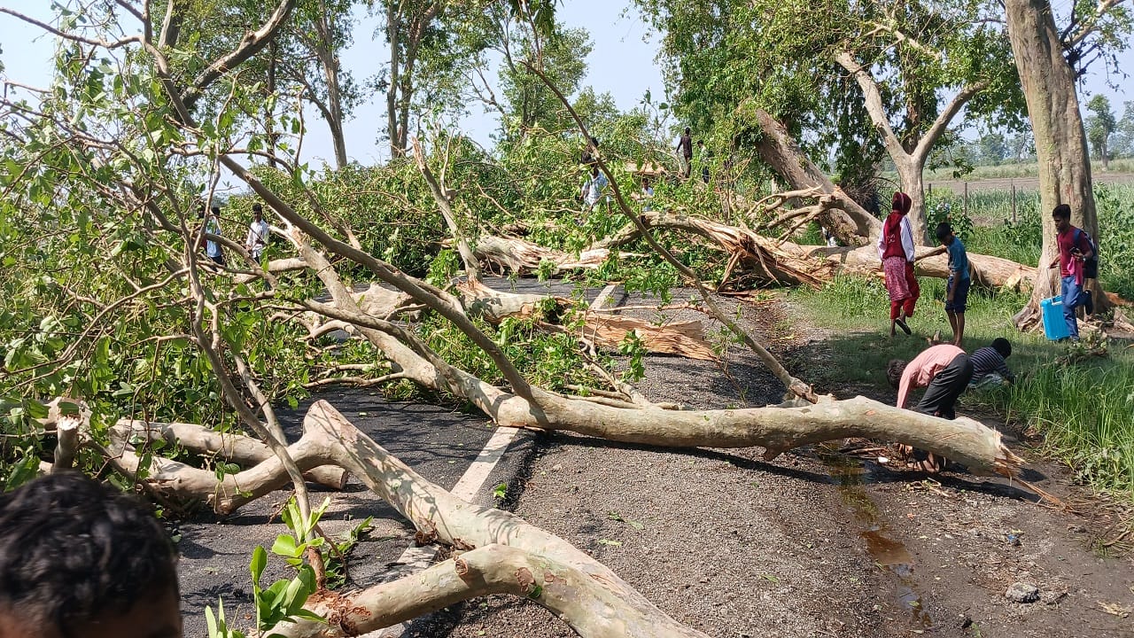 Storm wreaks havoc in Lakhimpur Kheri three people including father and daughter died