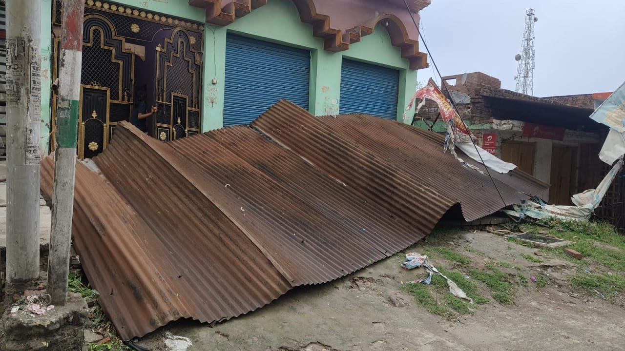 Storm wreaks havoc in Lakhimpur Kheri three people including father and daughter died