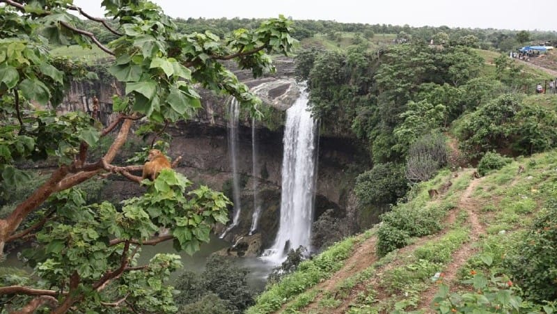 Indore News: Police Tightens Security at Dangerous Picnic Spots After Rising Incidents