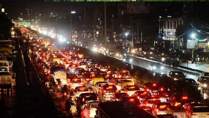 After heavy power supply disrupted in many areas storm and rain in Delhi-NCR