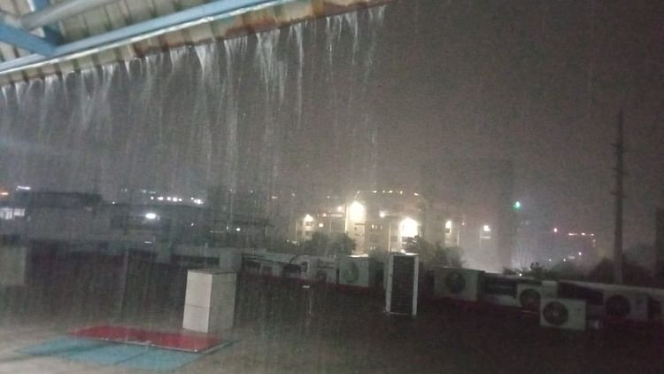 Heavy Rains With Strong Winds In Delhi Ncr – Amar Ujala Hindi News Live