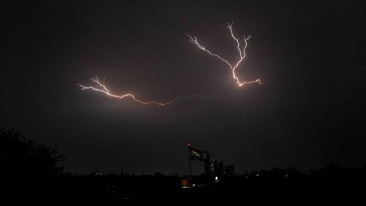 After Heavy Power Supply Disrupted In Many Areas Storm And Rain In Delhi-ncr – Amar Ujala Hindi News Live