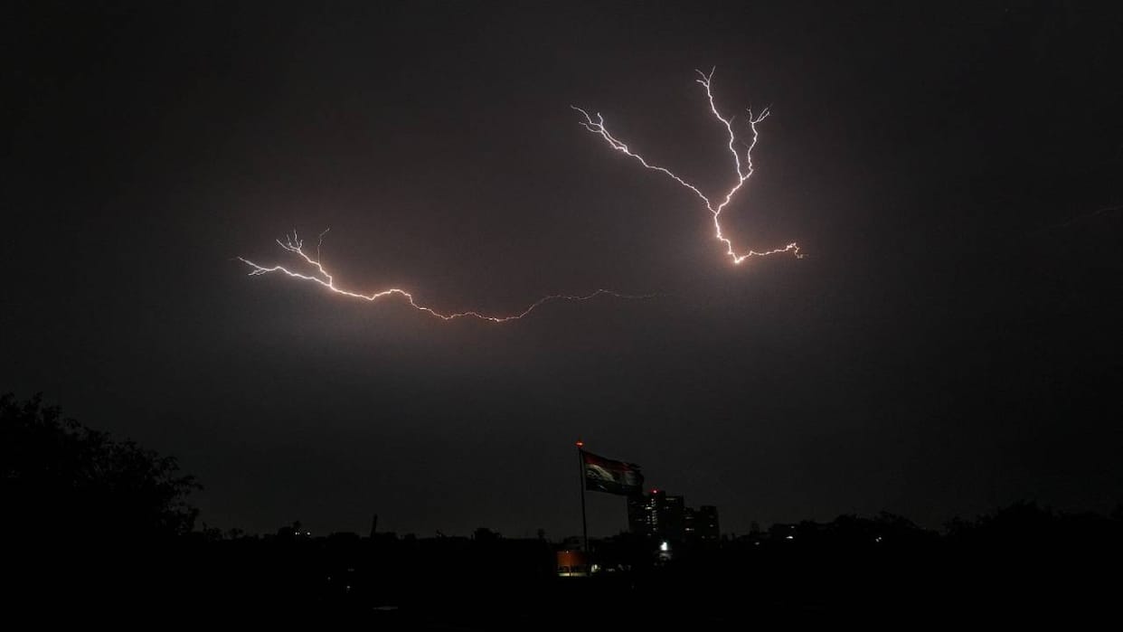 After heavy power supply disrupted in many areas storm and rain in Delhi-NCR