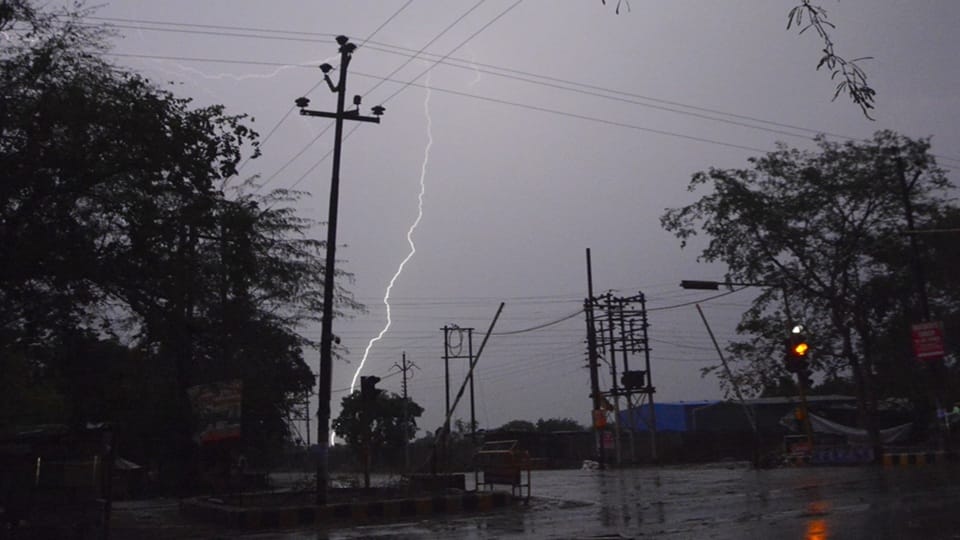 Heavy storm causes devastation in Aligarh