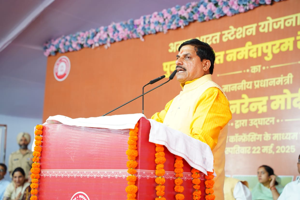 Bhopal: PM inaugurated 6 stations of MP under Amrit Bharat Station Scheme, Vande Bharat coaches will be made i