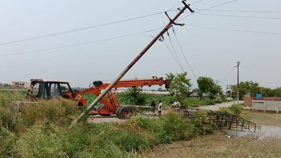 Meerut: 150 pillars in the city, more than 1500 in the countryside broken due to storm and rain, power cut