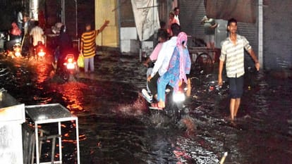 Storm and rain: Two including a doctor dead, 8 injured, hundreds of trees fell-traffic disrupted, Namo Bharat