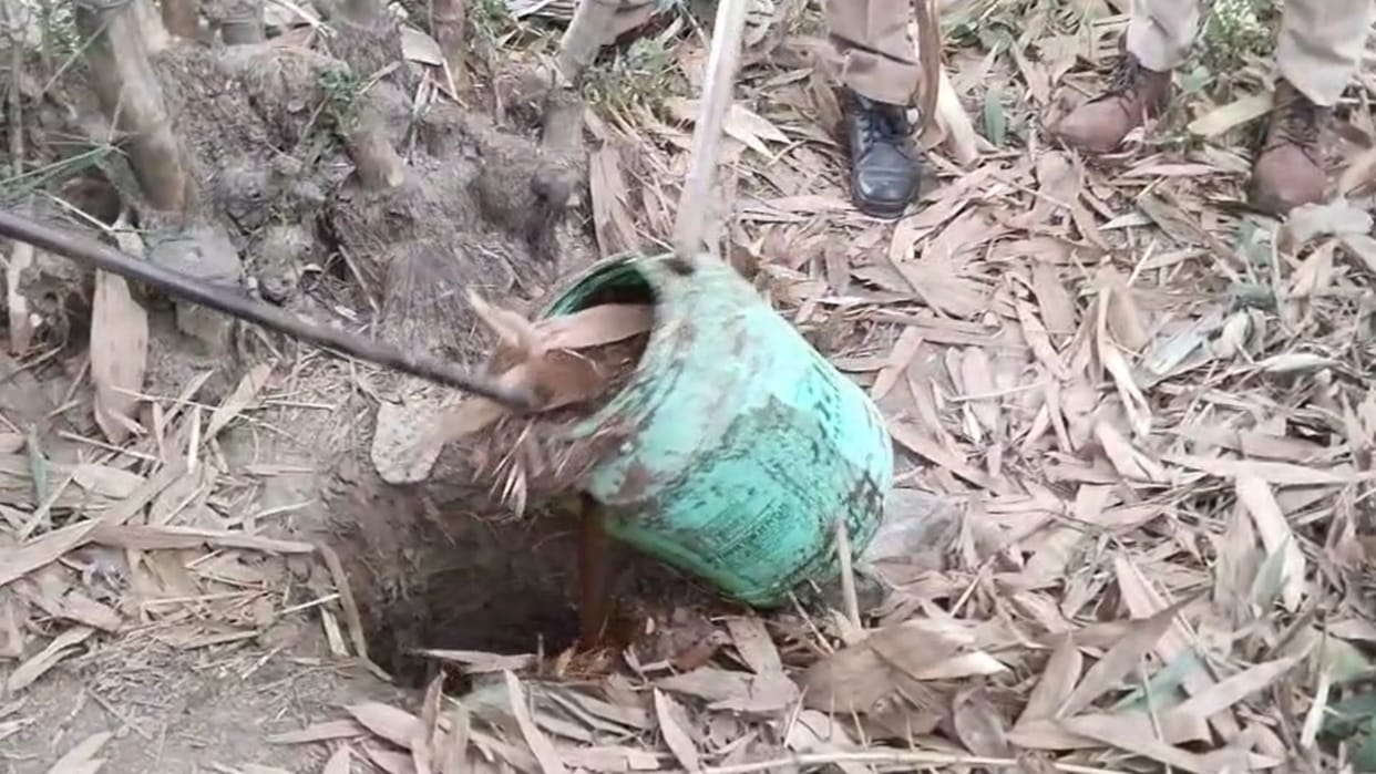 Excise department raids Bhakhar 600 kg of liquor destroyed two furnaces demolished