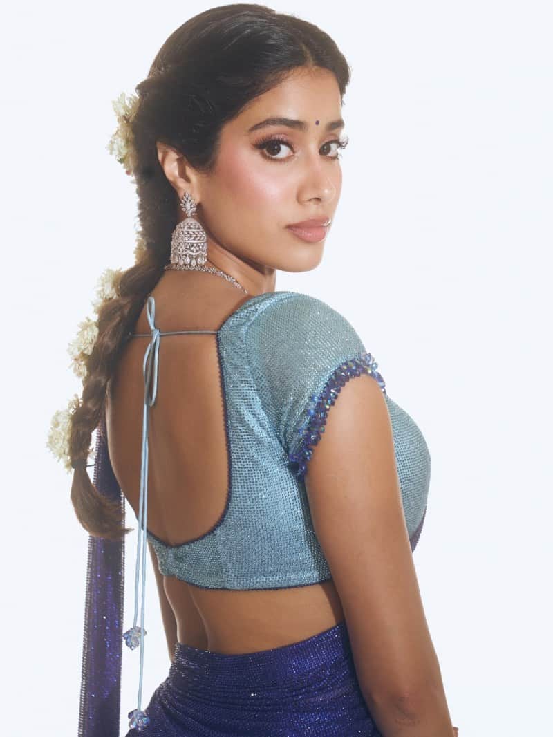 janhvi kapoor hairstyle