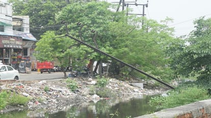 Meerut: Normal life affected due to storm and rain in West UP, three more died
