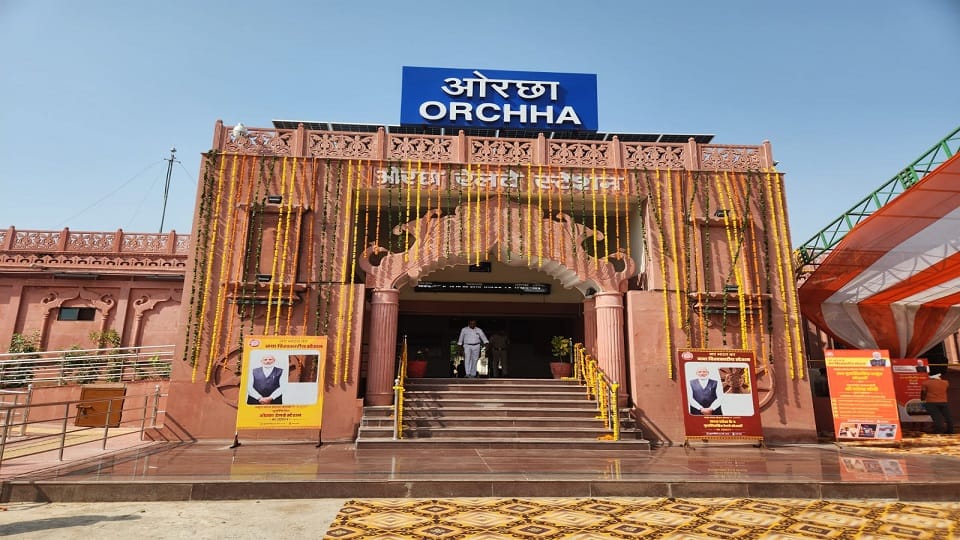 Prime Minister modi virtually inaugurated Orchha and Pukhrayan stations