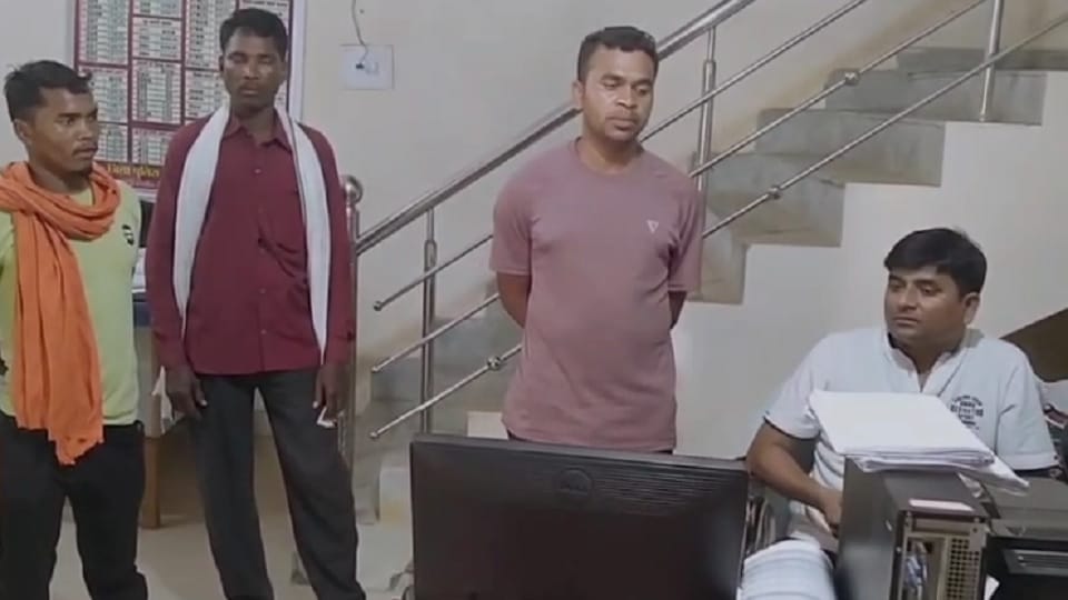 Constable arrested for smuggling ganja